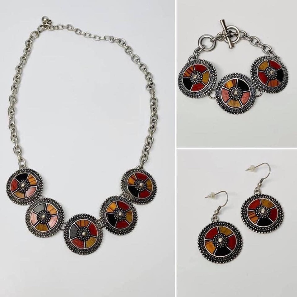 Three piece jewelry set